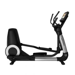 Life Fitness Platinum Club Series Elliptical Cross-Trainer w/ SE3 HD Console